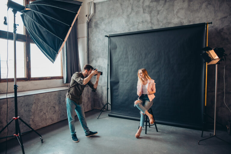 america community facelift active photographer orgininzing a photo session for awesome girl
